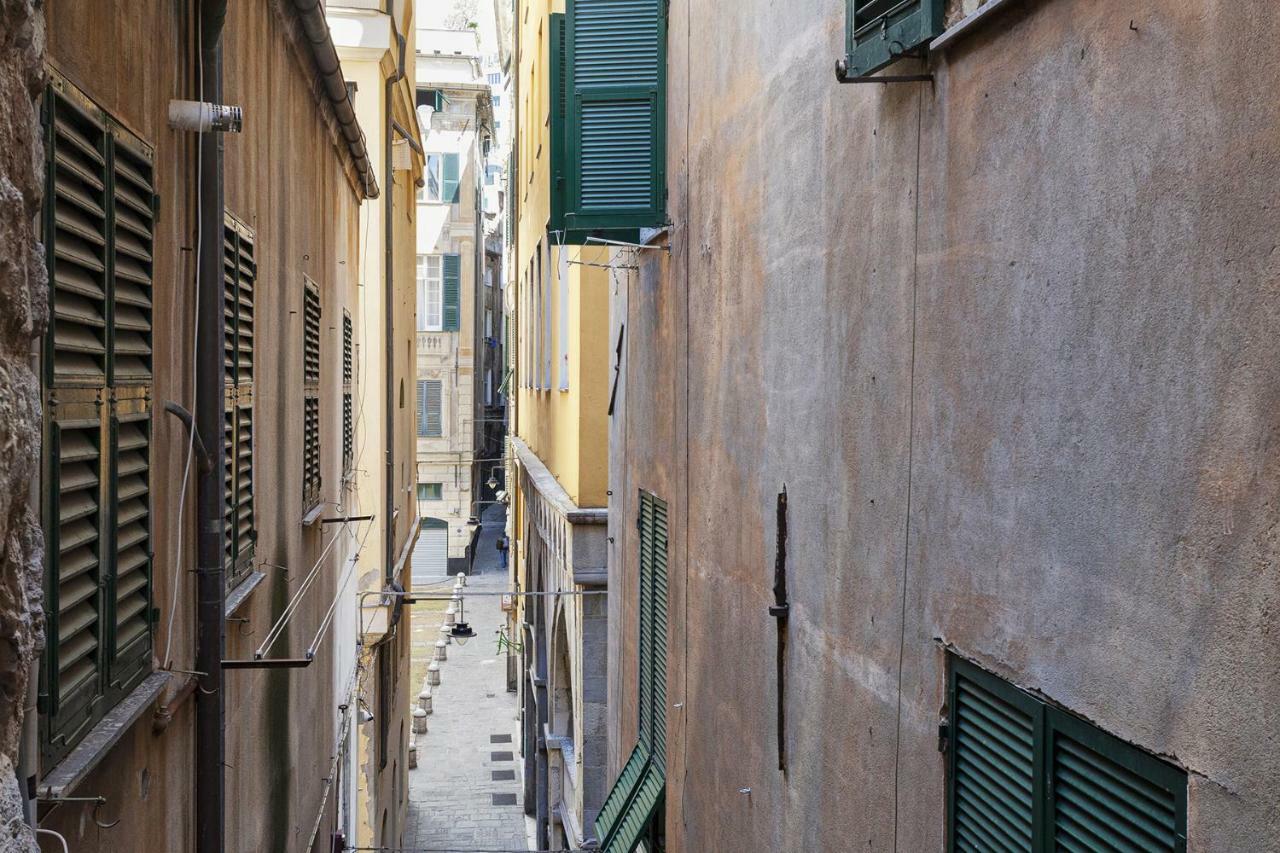 Wood And Stone Apartment In The Historical Center Genua Exterior foto